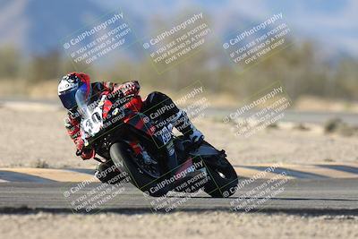 media/Dec-07-2025-CVMA (Sun) [[3e7d2de5dc]]/Race 12- Formula 40 MW and LW/